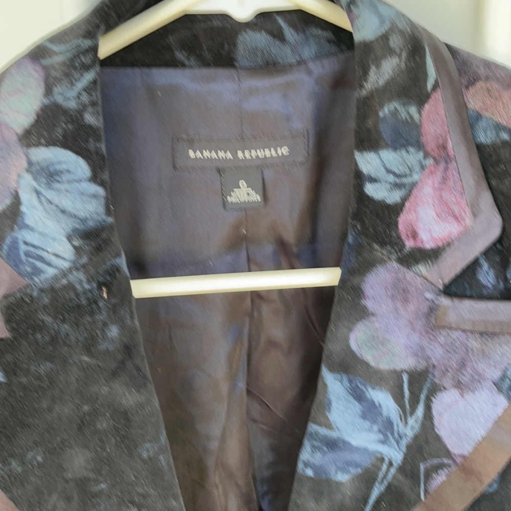 Blazer - Picture 2 of 7